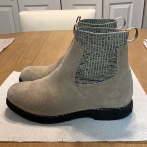 The North Face - Women’s Taupe/Beige Ballard III Chelsea Boots - Waterproof